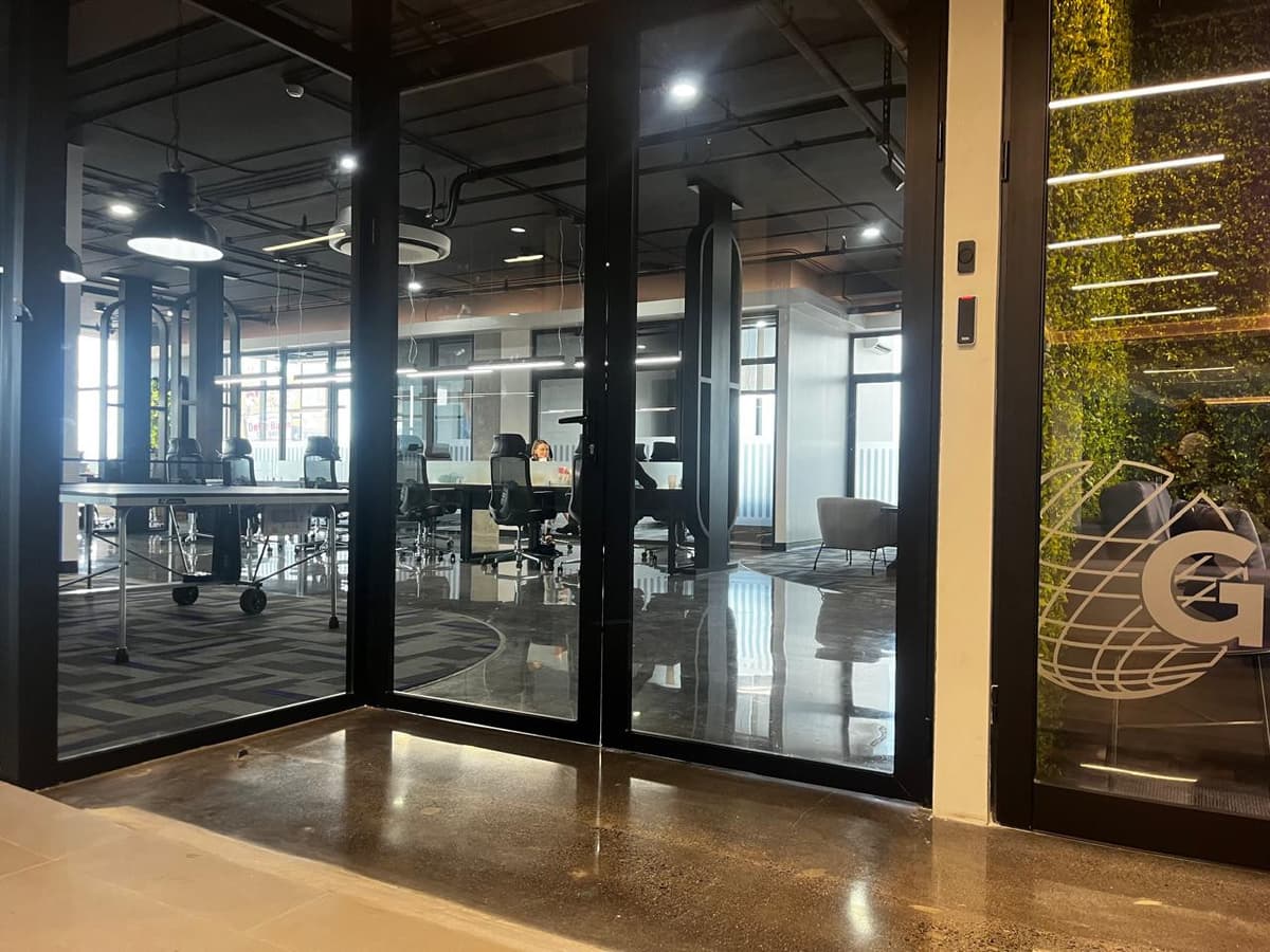 Alquiler de local u Oficina de 55m2 en San Pedro, SJ.  - foto 1