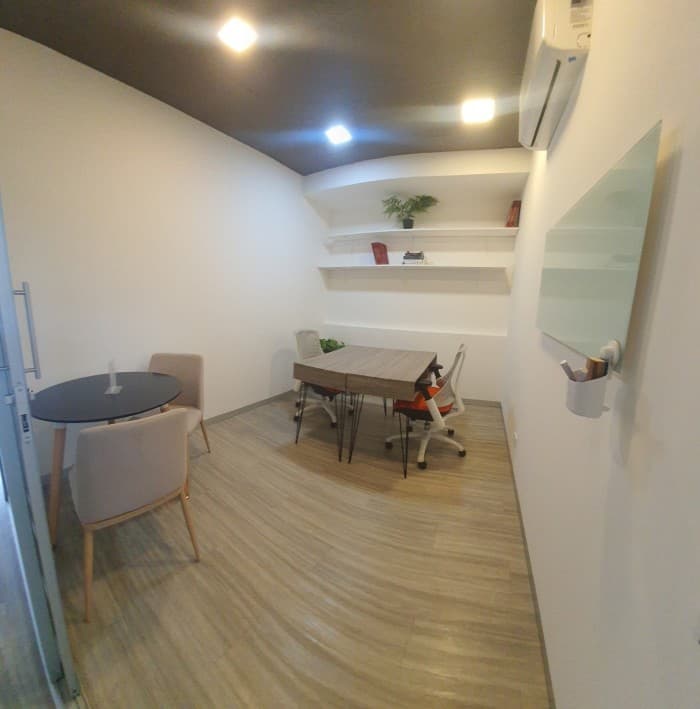 En alquiler oficina todo incluido en Santa Ana centro  - foto 1