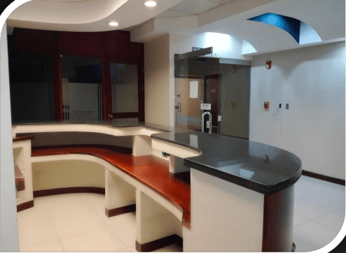 En Alquiler Oficina de 540m² en Oficentro en Santa Ana - foto 1