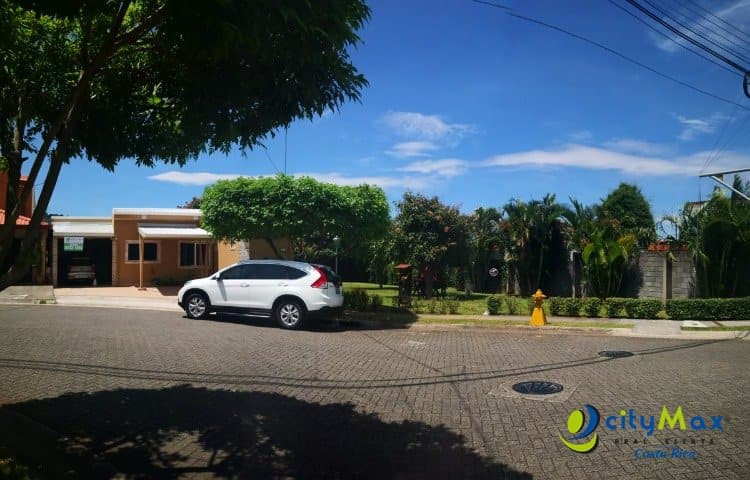 Casa en venta Ayarco Sur Curridabat San José Costa Rica - foto 1