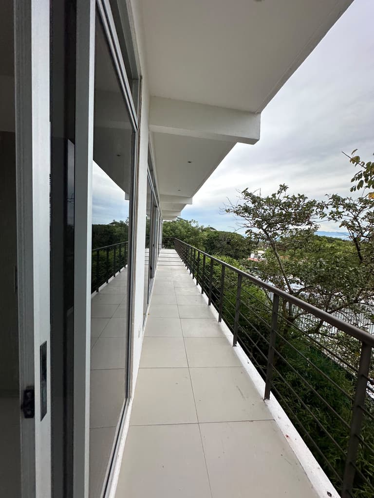 Apartamento en venta en Santa Ana en condominio  - foto 1