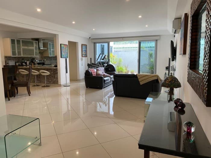 Rento lujosa casa Amueblada en Condominio en Escazú - foto 1