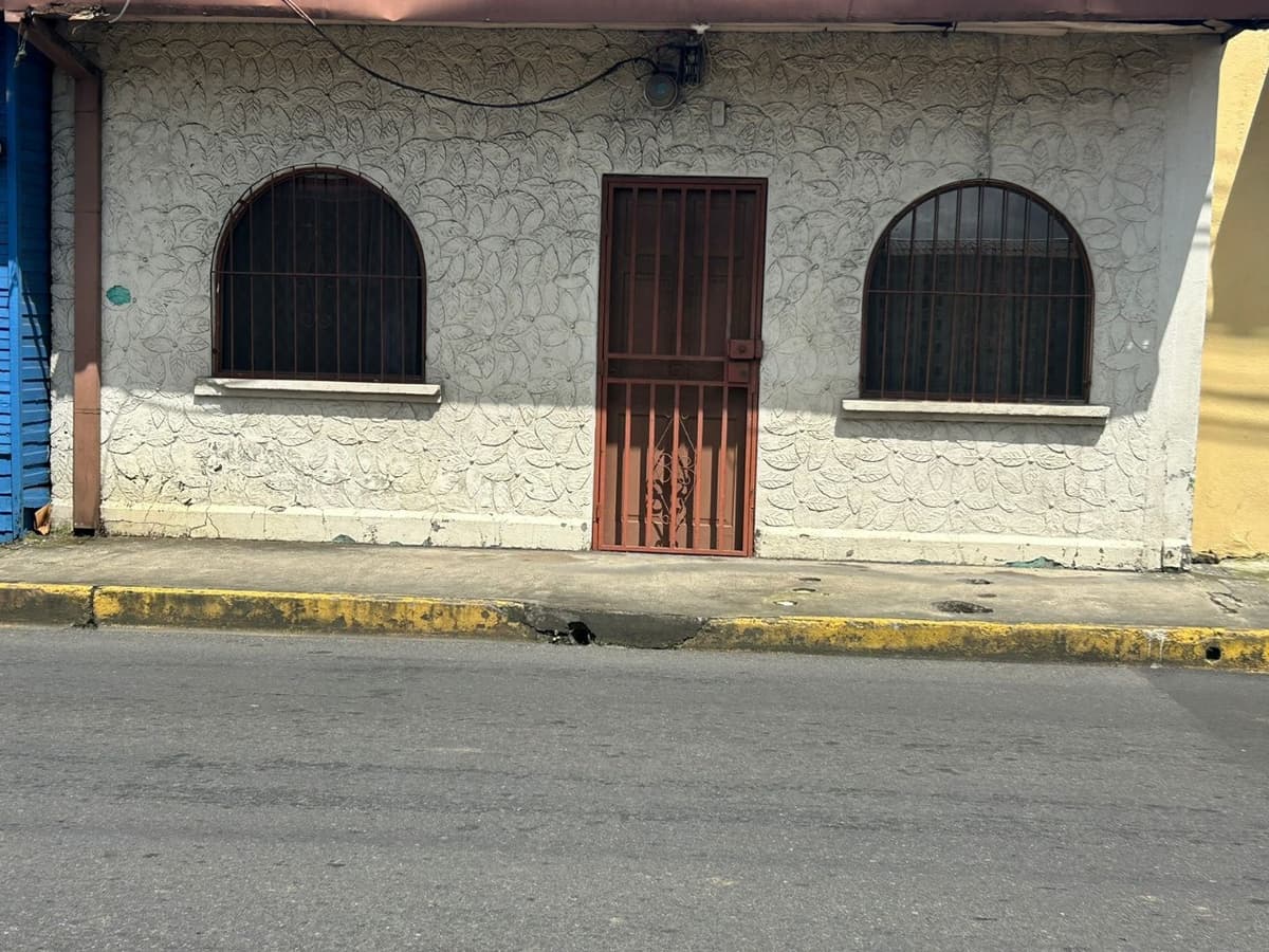 Casa en Venta con Uso suelo Mixto, en Heredía Centro! - foto 1