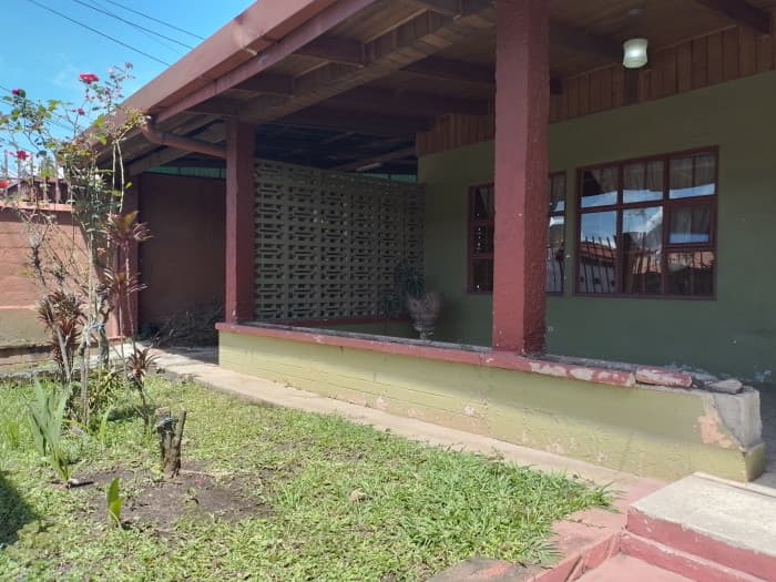 Venta de casa con uso de suelo mixto Cartago La Union  - foto 1