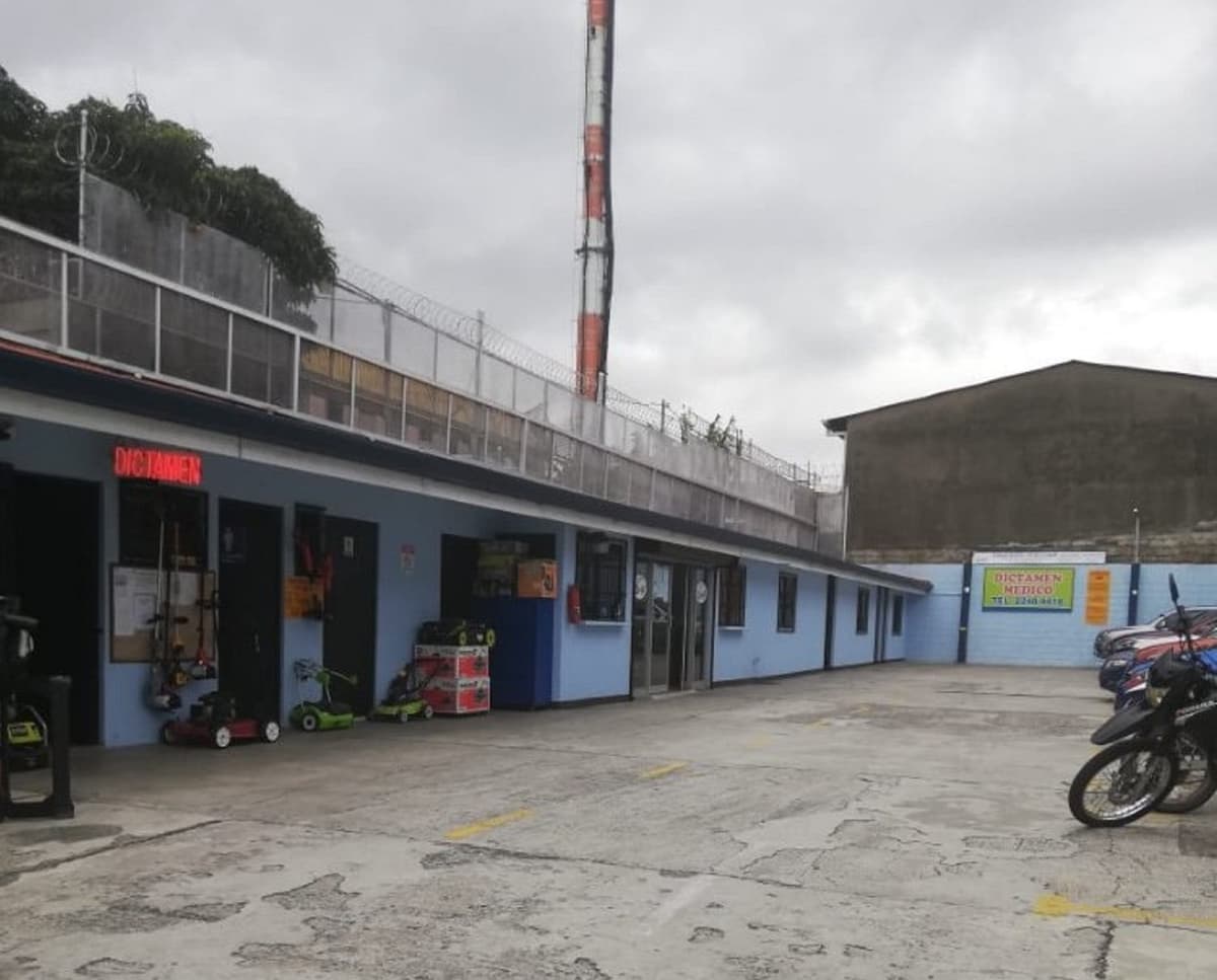 Amplio Local Comercial en Venta en la Uruca.  - foto 1