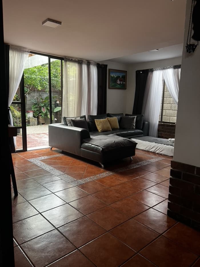 Hermosa casa esquinera en Venta en San Rafael Abajo - foto 1