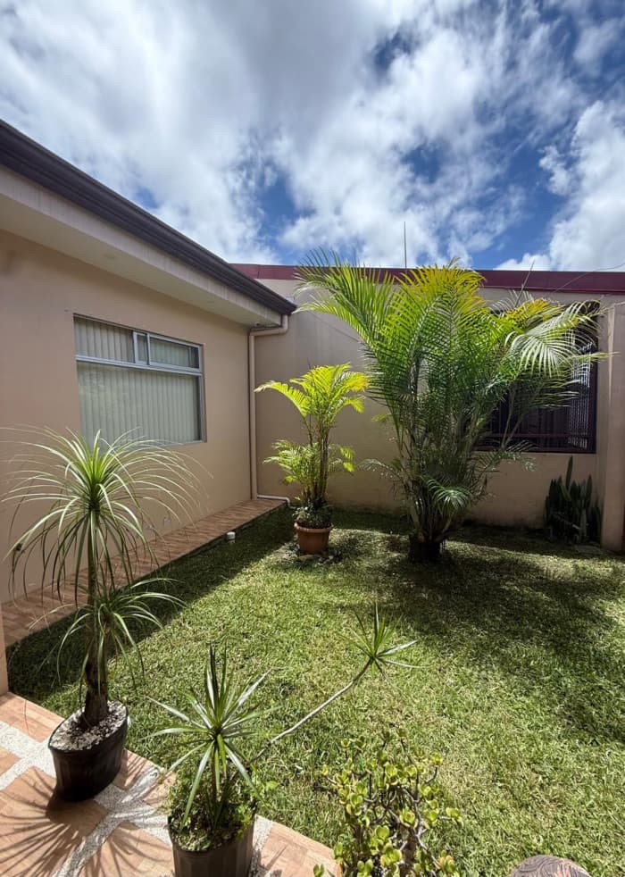 Hermosa Casa en Venta, Caballo Blanco, Cartago  - foto 1