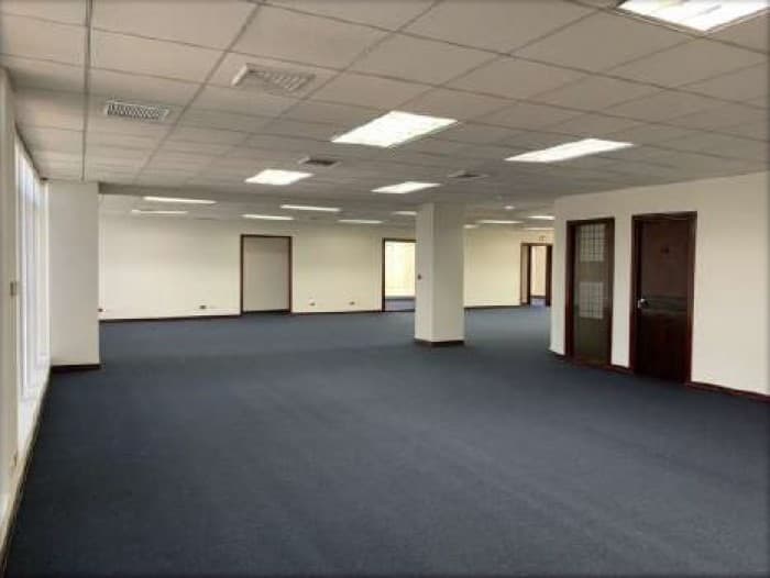 Se Alquila Local Comercia oficentro Sabana Sur  - foto 1