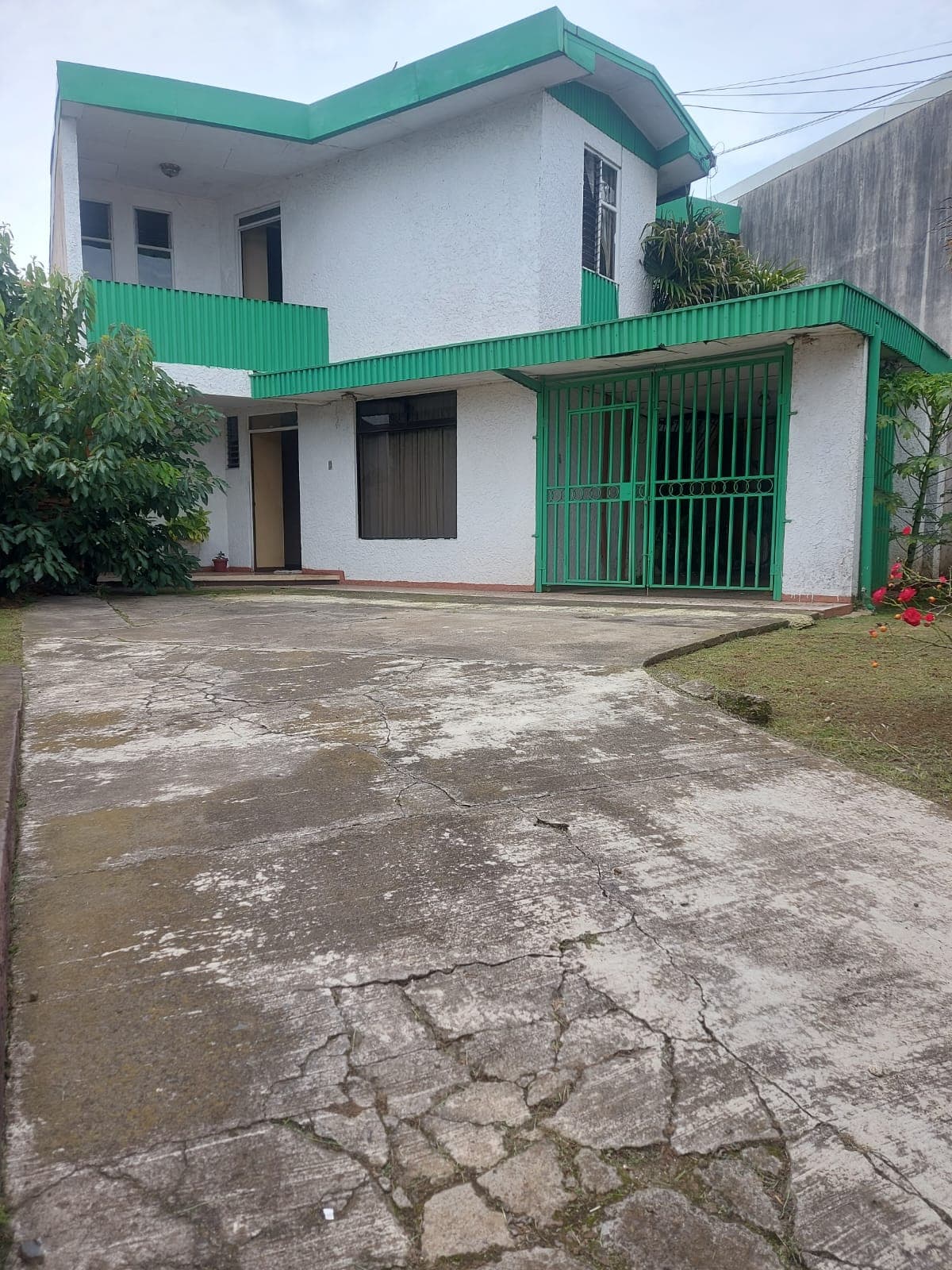 Centríca Casa en Venta en Heredia por Palacio Deportes - foto 1