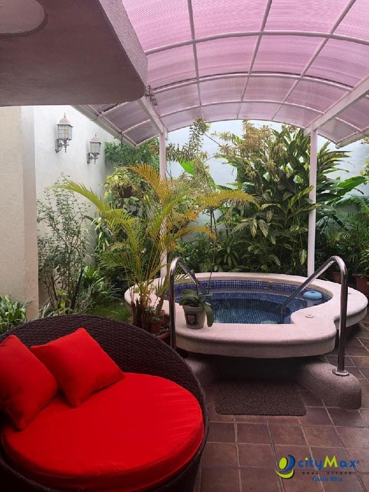 Casa en venta en Alajuela Centro, cercana a Pizza Hut.  - foto 1