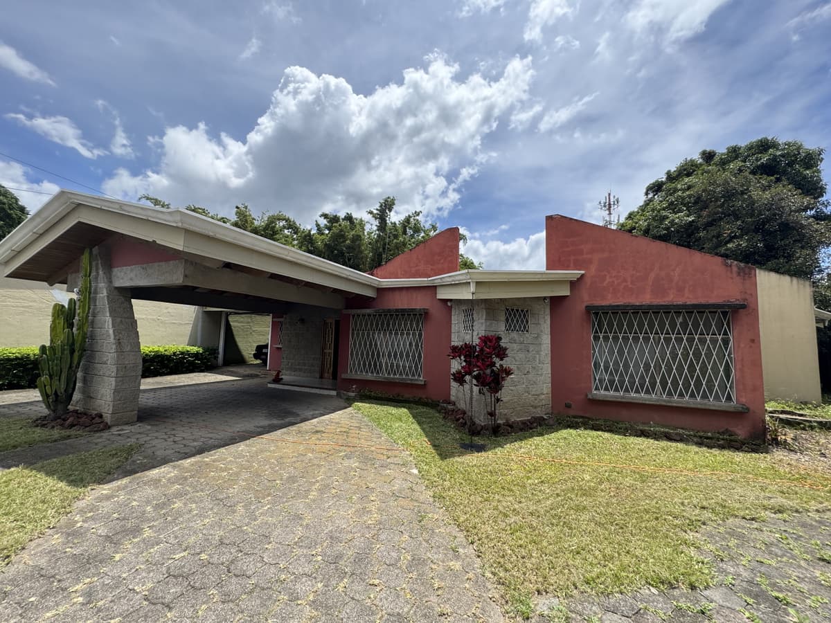 Casa amplia en venta en Guachipelín de Escazú - foto 1