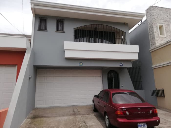 Casa en venta Trejos Montealegre,  - foto 1