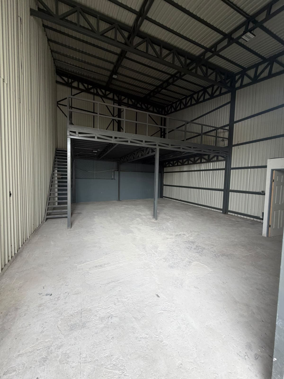 Bodega de 136m2 en renta en Radial de Belén en Heredia - foto 1