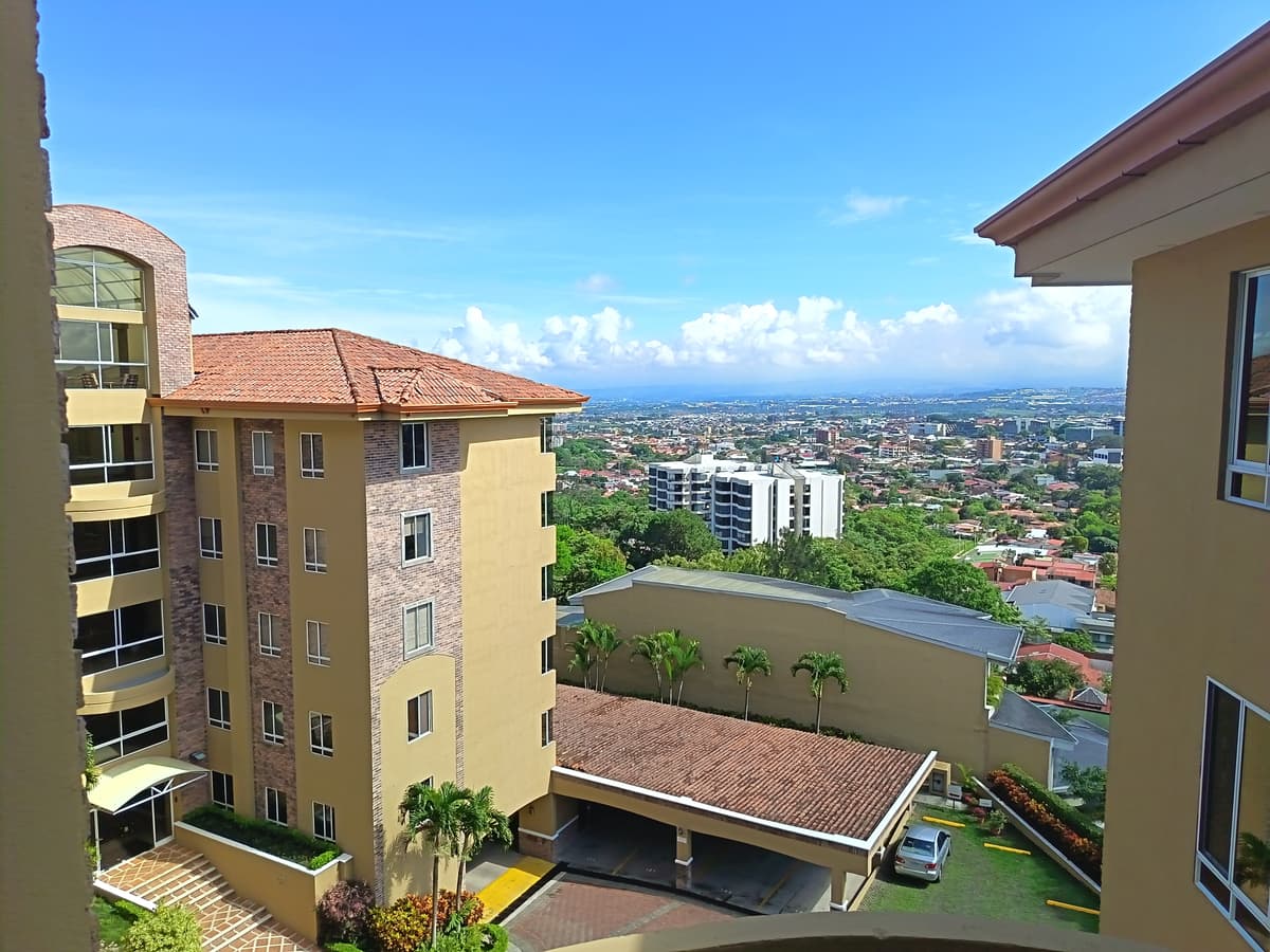 Hermosa Casa en Venta en San Rafael de Escazú San José. - foto 1