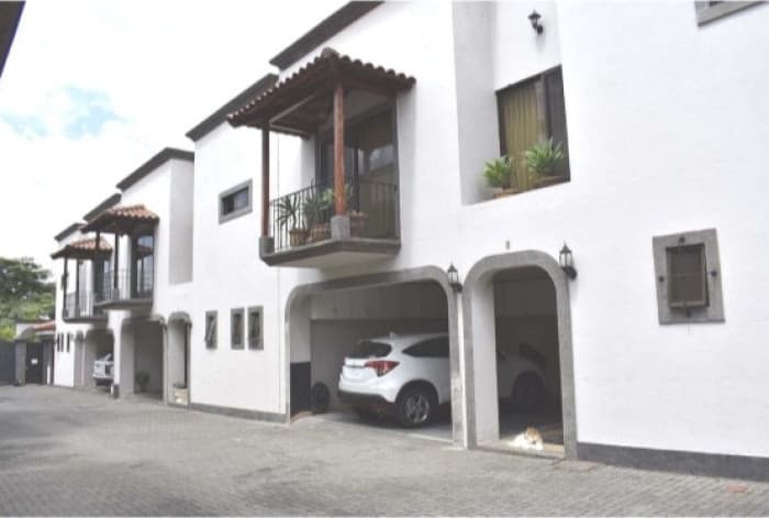 Venta de hermosa casa en Alajuela - foto 1