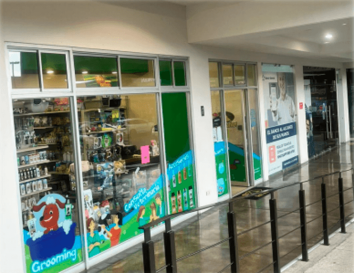 Amplio Local de 131m2 en Plaza Comercial en Heredia - foto 1
