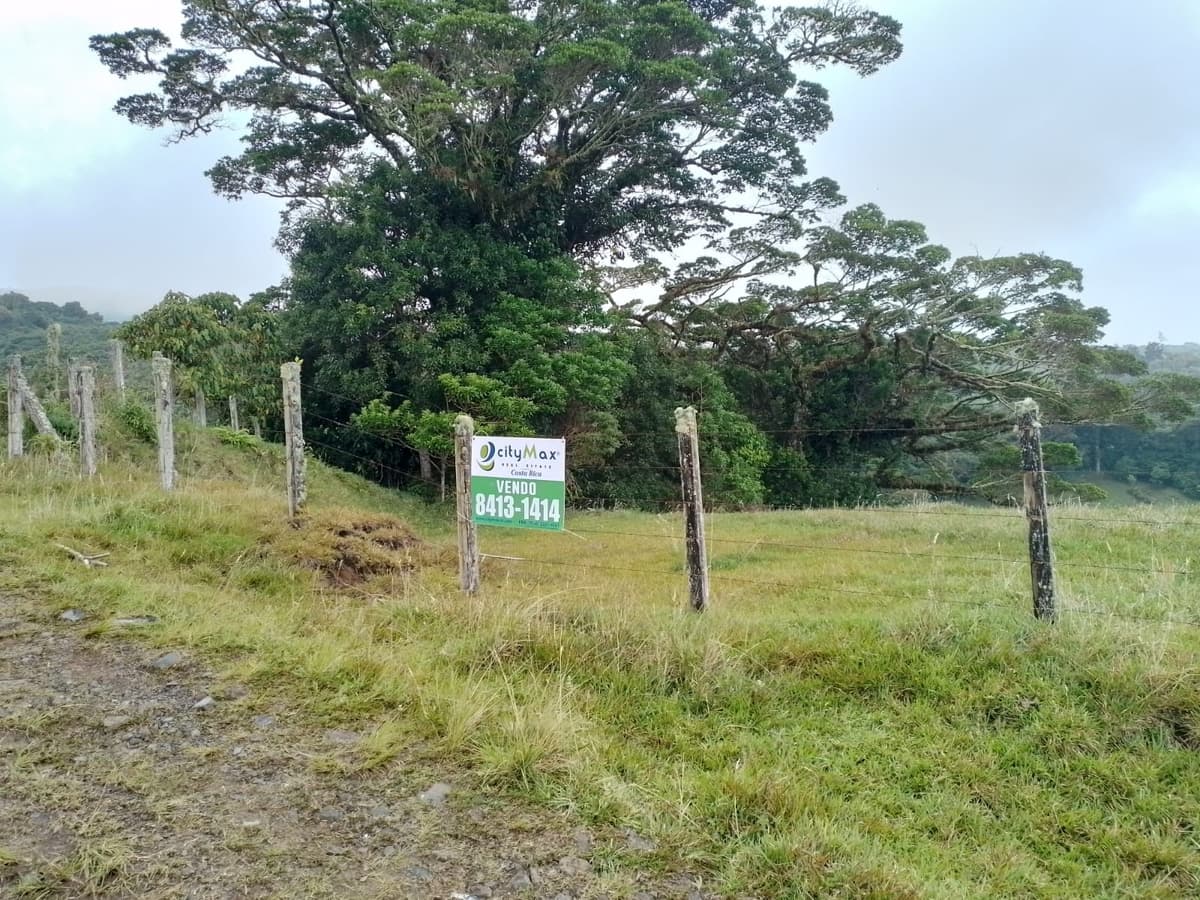 Se vende finca en Varablanca, Heredia - foto 1