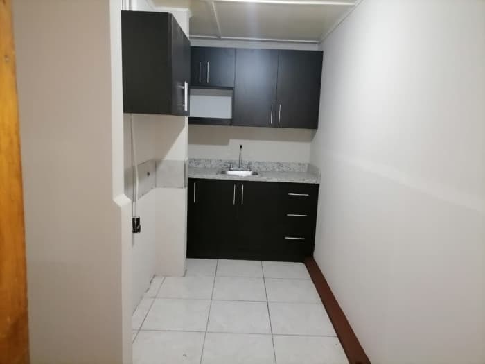 En venta local comercial y Apartamento en Heredia CR - foto 4