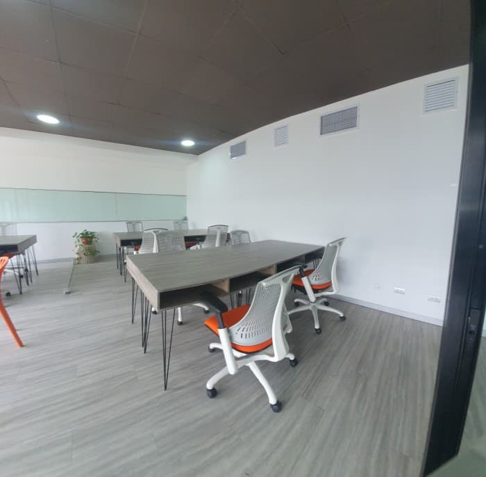 En alquile oficinas equipadas Santa Ana centro - foto 3