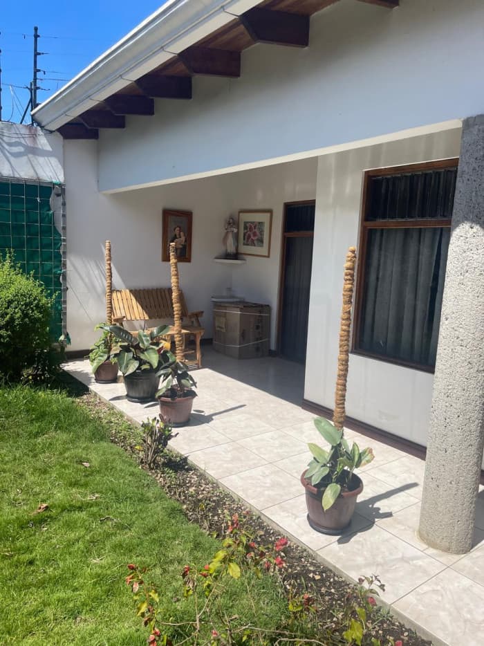 En venta hermosa casa en Santo Domingo de Heredia  - foto 2