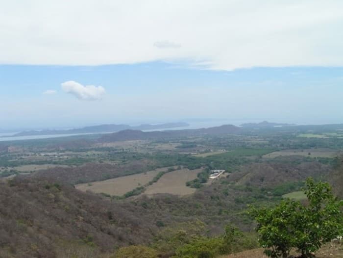 Amplia Finca en Venta en Nandayure Guanacaste. - foto 4
