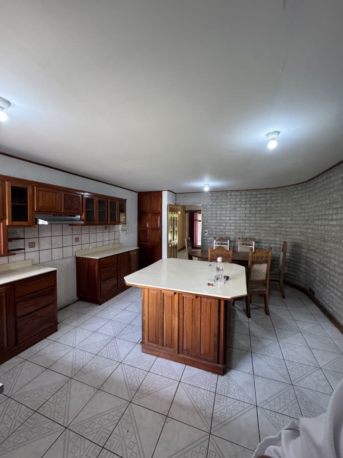 Casa amplia en venta en Guachipelín de Escazú - foto 4