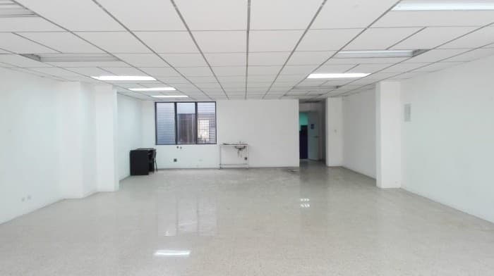 En Alquiler oficina-estudio en San José Ave. Central - foto 2