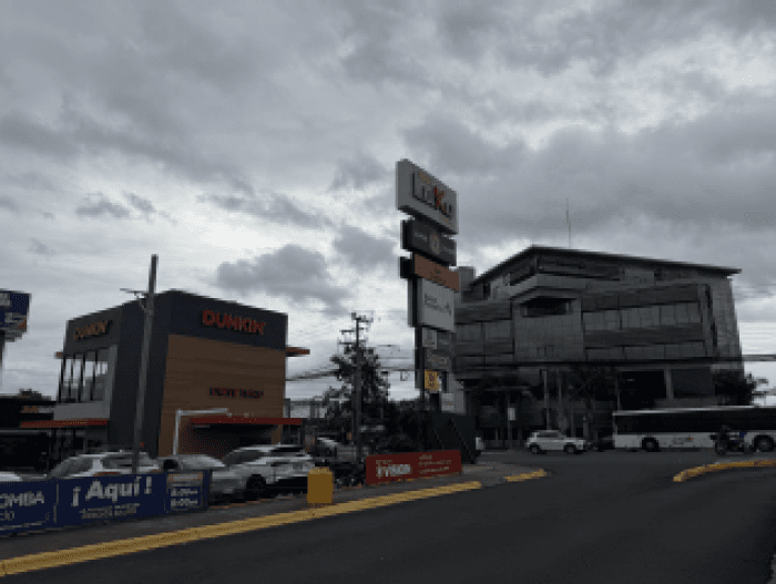 Local comercial en Renta en Plaza Luko, Zapote San José - foto 2