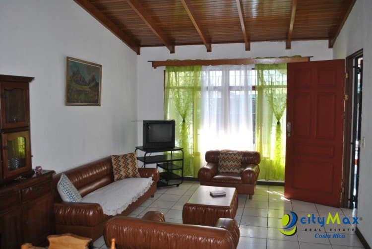 Casa en Venta en Alajuela Centro con Amplio Jardín - foto 2