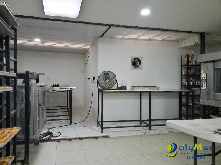  Casa en venta con uso comercial en Curridabat Centro  - foto 2