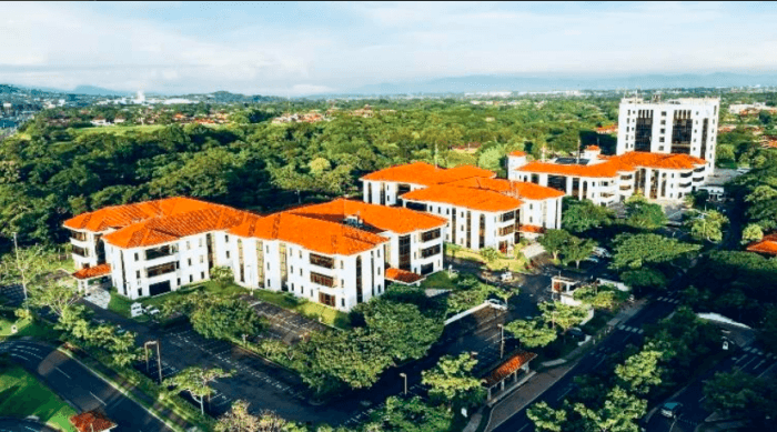 En Alquiler Oficina moderna en Santa Ana de 205.57 m² - foto 4