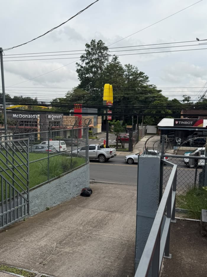 Bodega de 136m2 en renta en Radial de Belén en Heredia - foto 2