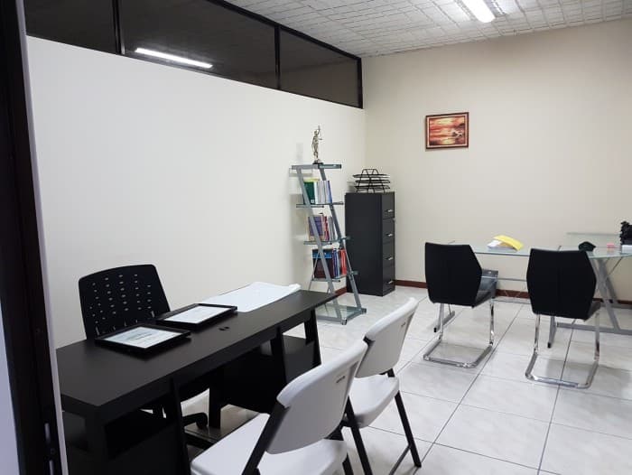 Oficina en Alquiler en Moderno Oficentro en Moravia - foto 2