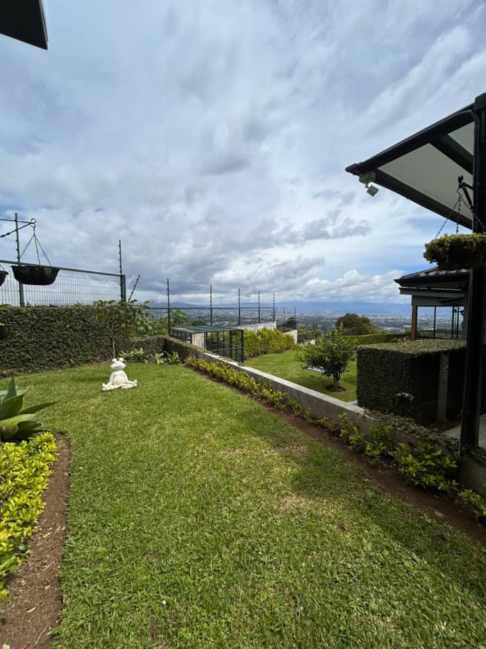 ESPECTACULAR CASA EN RENTA EN SAN ISIDRO DE HEREDIA CR - foto 2