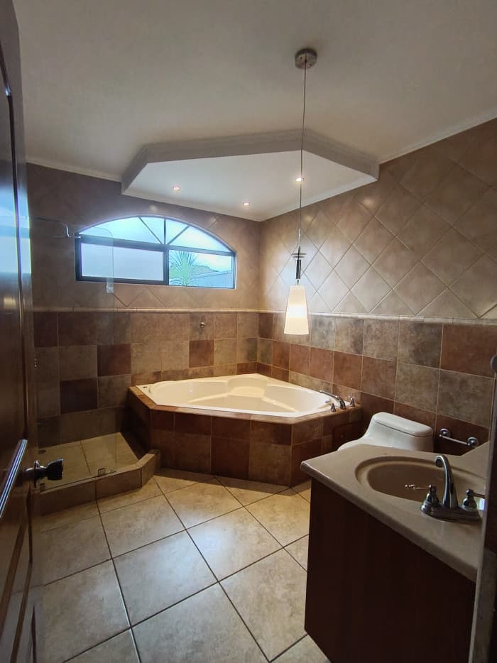 Hermosa Casa en Venta o Renta en Condominio en Moravia. - foto 22