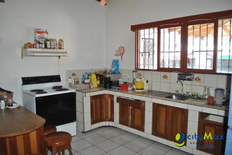 Casa en Venta en Alajuela Centro con Amplio Jardín - foto 4