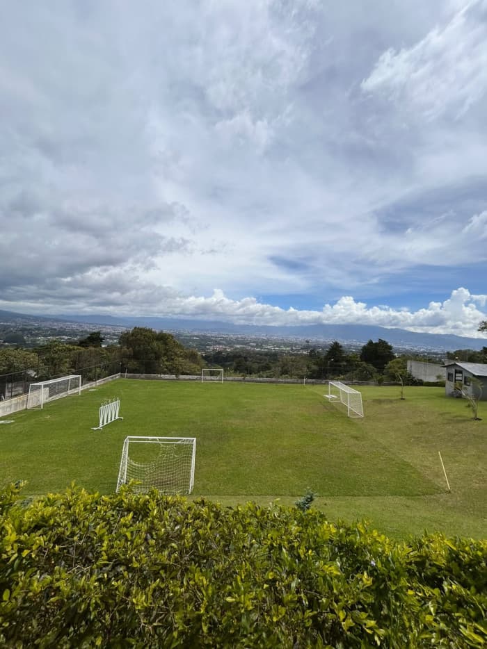 ESPECTACULAR CASA EN RENTA EN SAN ISIDRO DE HEREDIA CR - foto 4