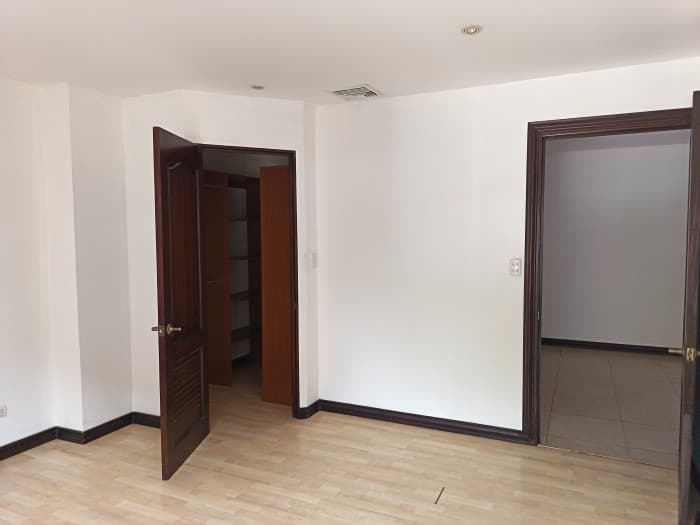Hermosa Casa en Venta en San Rafael de Escazú San José. - foto 13