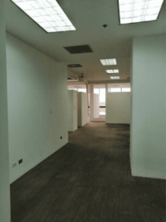 En Alquiler Oficina moderna en Santa Ana de 205.57 m² - foto 3
