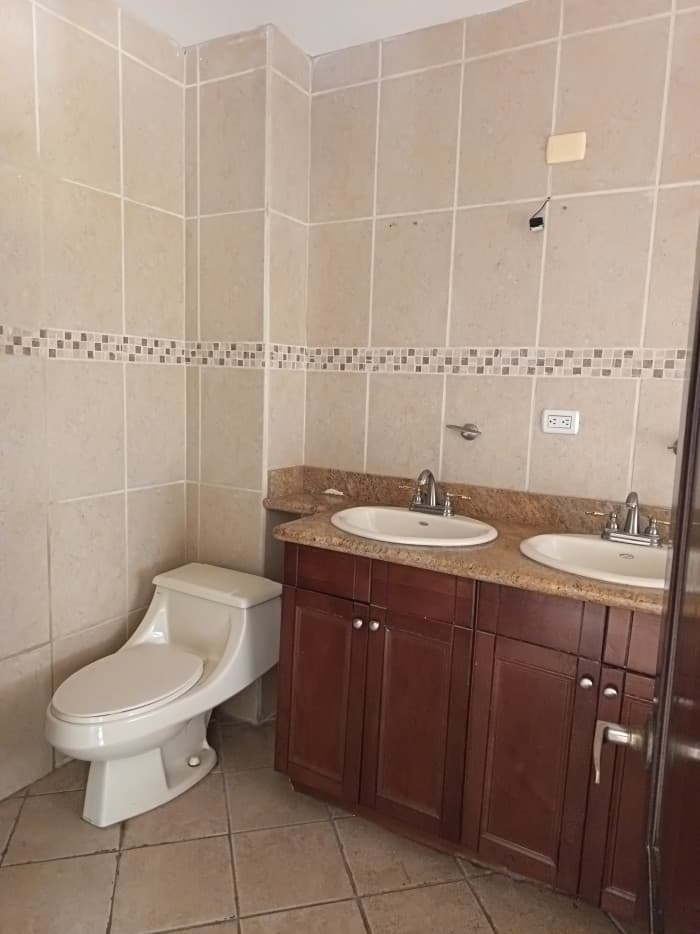 Hermosa Casa en Venta en San Rafael de Escazú San José. - foto 7