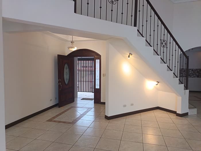 Hermosa Casa en Venta o Renta en Condominio en Moravia. - foto 15