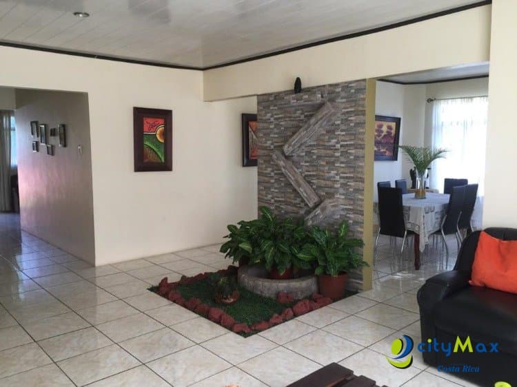 Se Vende casa de 760m2 de terreno  ubicada en Esparza. - foto 2