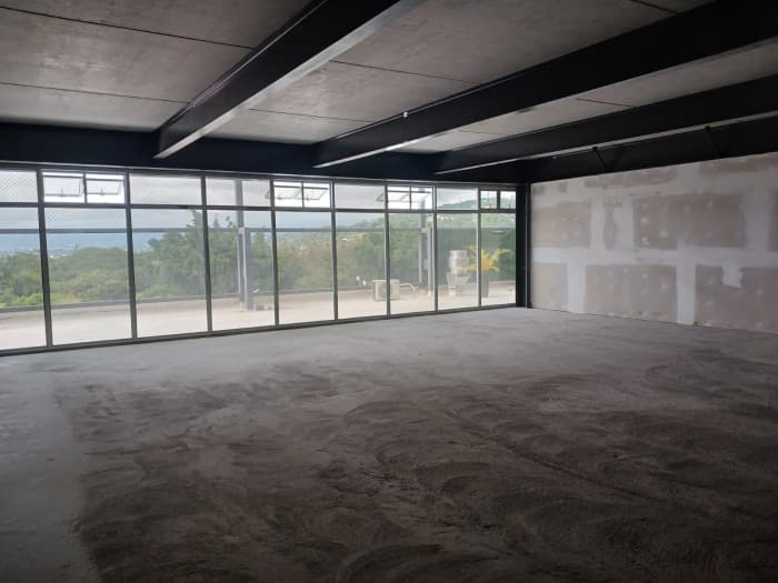 Oficina Comercial de 89m2 en Alquiler en Santa Ana - foto 2