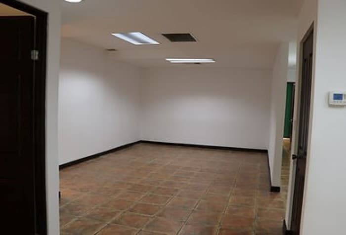 Oficina en Alquiler en San Francisco de Goicoechea SJ - foto 2