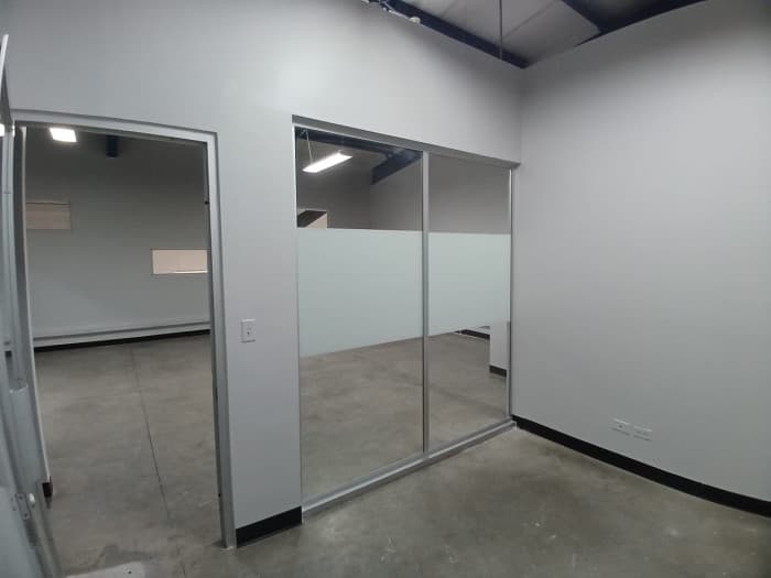 Oficina/Local comercial de 87m2 en Renta Pozos Sta Ana  - foto 3