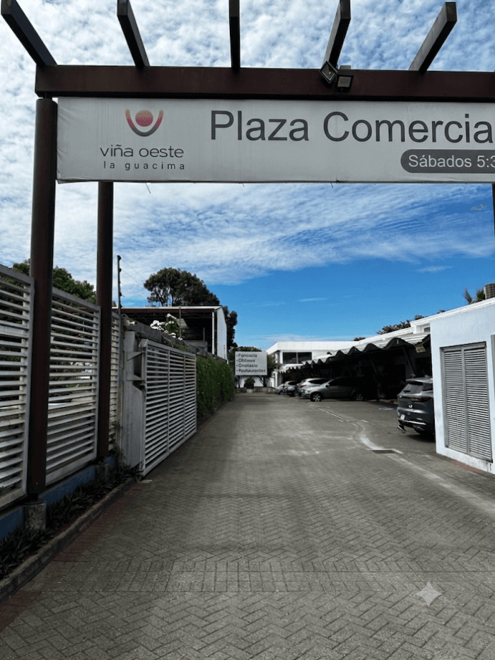 Plaza comercial en venta en la Guácima de Alajuela - foto 3
