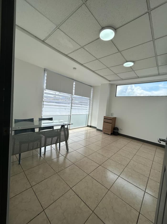 En alquiler edifico de 690 m² para oficinas en la Uruca - foto 3