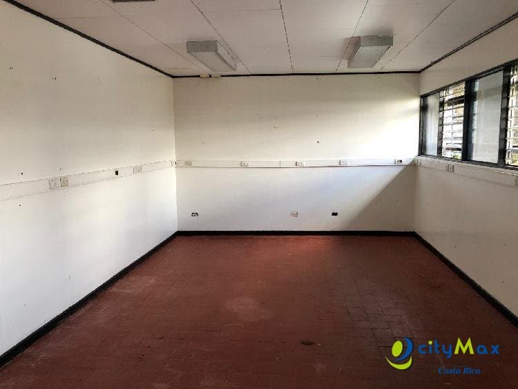 Oficina en Renta cerca Centro Comercial El Pueblo - foto 2
