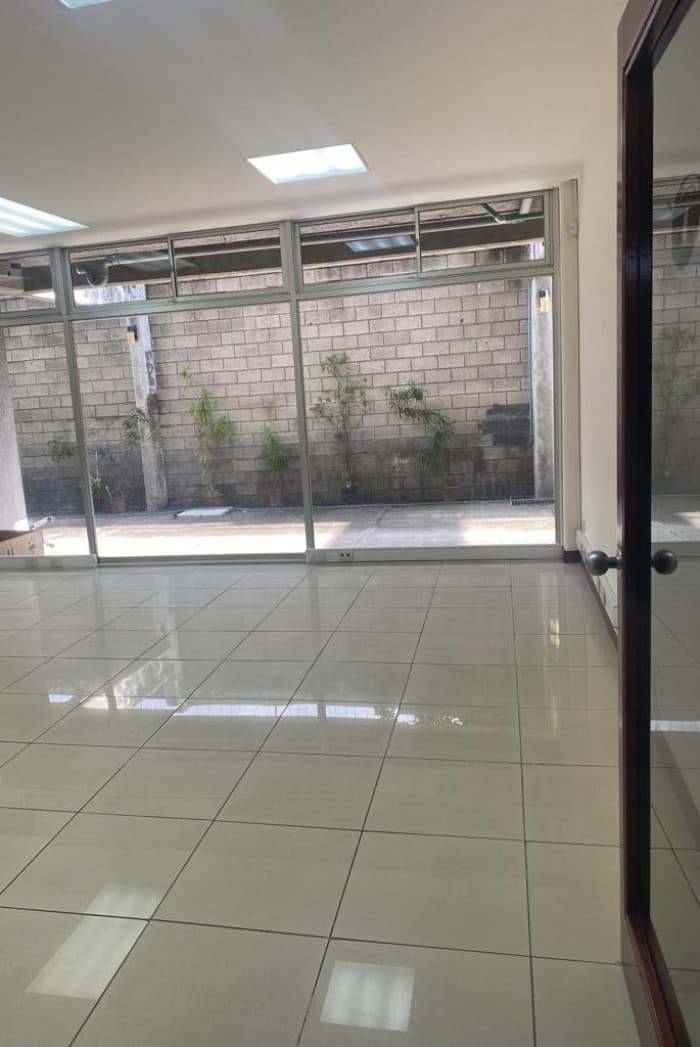 Oficina en alquiler en oficentro en la Uruca San José  - foto 3