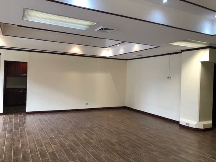 En alquile Cómoda oficina Edificio Sabana Sur San José  - foto 2